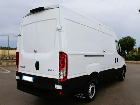 Usata IVECO Daily 35S12 Diesel