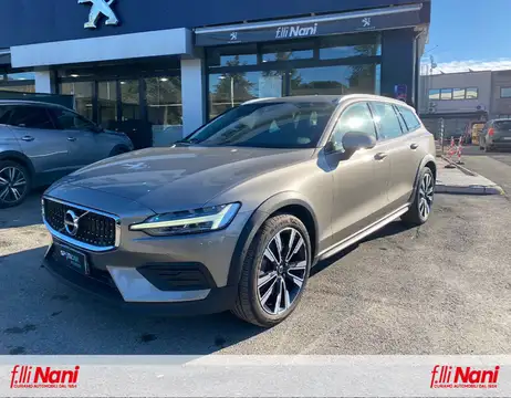 Usata VOLVO V60 Cross Country D4 Awd Geartronic Pro Diesel