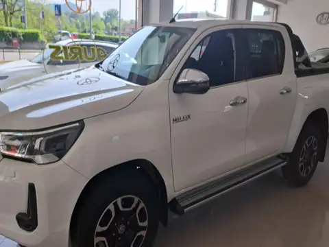 Usata TOYOTA Hilux 2.4 Dc 4Wd Executive My21 Diesel